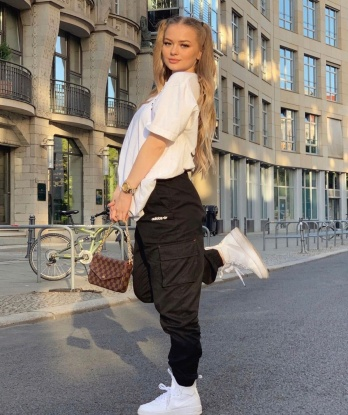 Анна, 23